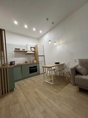 Квартира-студія, з новим ремонтом та меблями, в ситилі Хай-тек