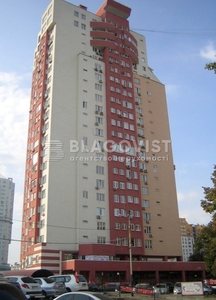 Трехкомнатная квартира Тычины Павла просп. 18б в Киеве R-60059