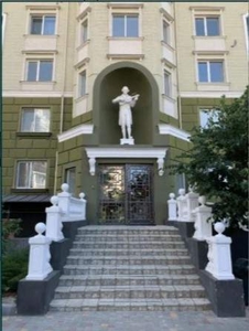 квартира Суворовский-153 м2