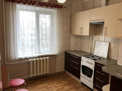 1 комнатная квартира с РЕМОНТОМ Кирпичный Дом на ТАИРОВА