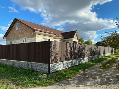 Будинок 2014 року будівництва, центр міста Решетилівка