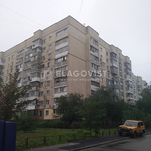 Трехкомнатная квартира долгосрочно ул. Львовская 1 в Киеве R-55172 | Благовест