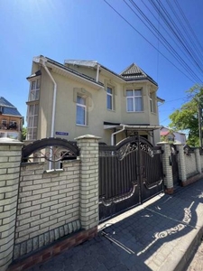 Продажа домов Дома, коттеджи 212 кв.м, Ивано-Франковск, Кобилянської