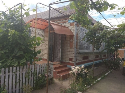 Продам будинок в Вінницькій області, смт Тростянець вул Довженка торг
