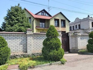 Продам 3 этажный дом с ремонтом в Ермалаевке