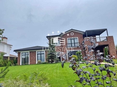 LuxEstate предлагает купить престижный дом в Коттеджном городке Козин