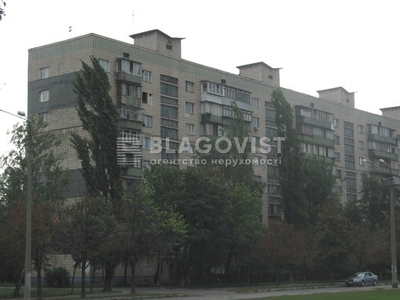 Трехкомнатная квартира долгосрочно ул. Братиславская 34 в Киеве Q-3332 | Благовест